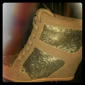 Sneaker wedges